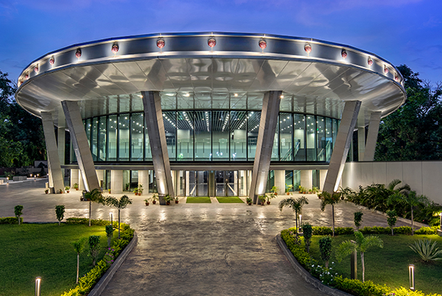 Design-conscious LED lighting illuminates 108 façade elements and interior spaces while improving energy efficiency.